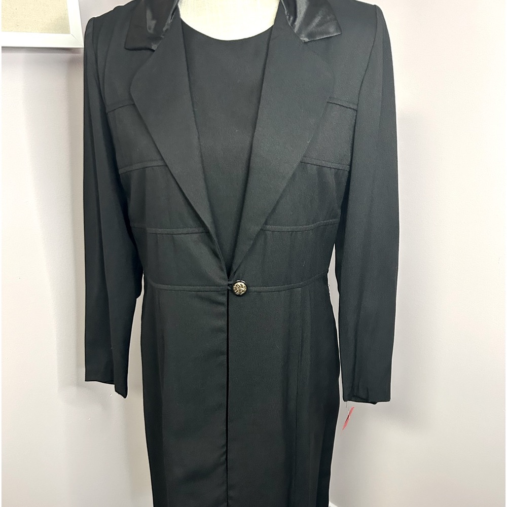 Women’s long sleeve size 8 black one piece dress. Jacket look-but all attached. - Picture 3 of 11